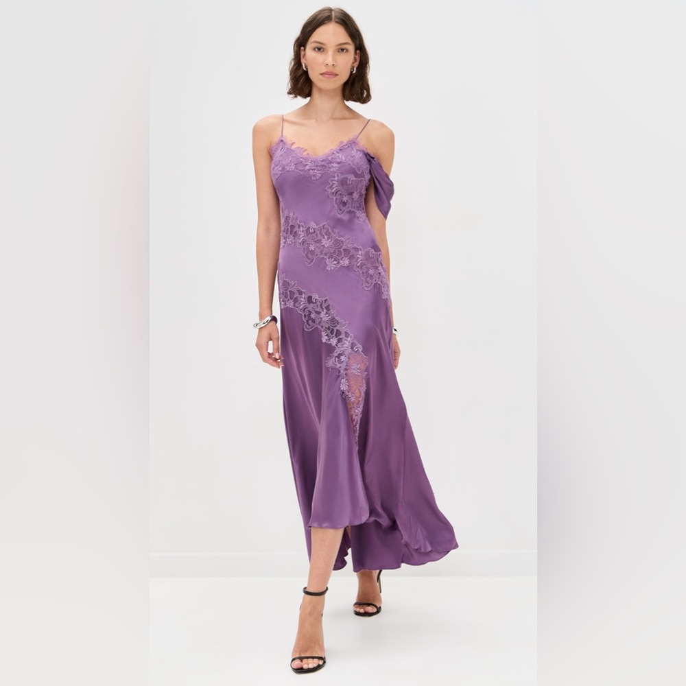 AMUR
Reese Cascade Lace Gown size 2